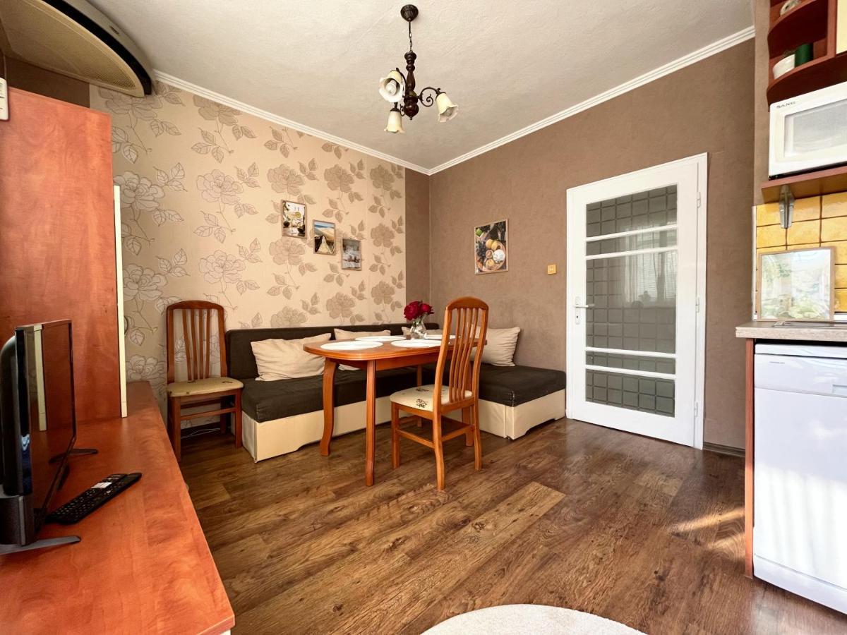 Apartment Acacia Varna Exterior photo